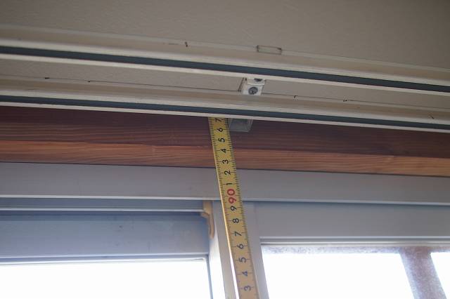 イレクターとプチプチ緩衝材で掃き出し窓を断熱