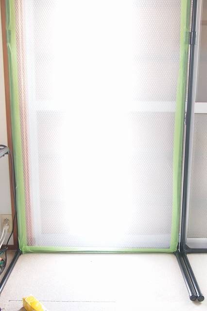 イレクターとプチプチ緩衝材で掃き出し窓を断熱