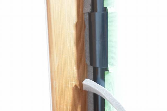 イレクターとプチプチ緩衝材で掃き出し窓を断熱