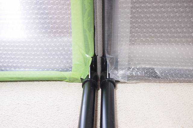 イレクターとプチプチ緩衝材で掃き出し窓を断熱