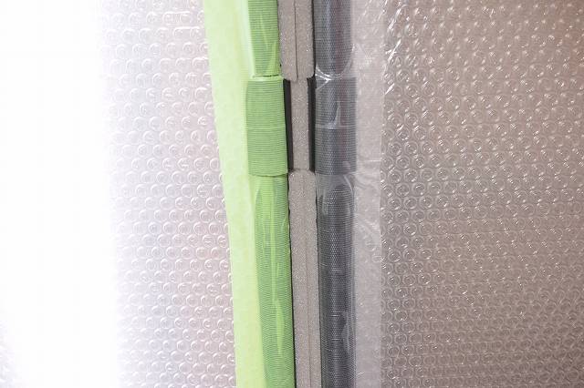 イレクターとプチプチ緩衝材で掃き出し窓を断熱