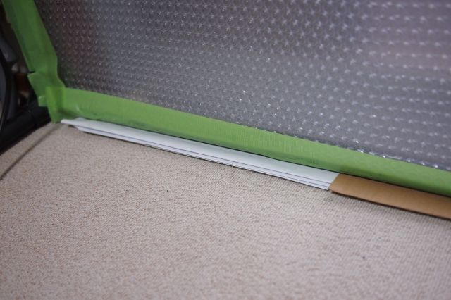 イレクターとプチプチ緩衝材で掃き出し窓を断熱